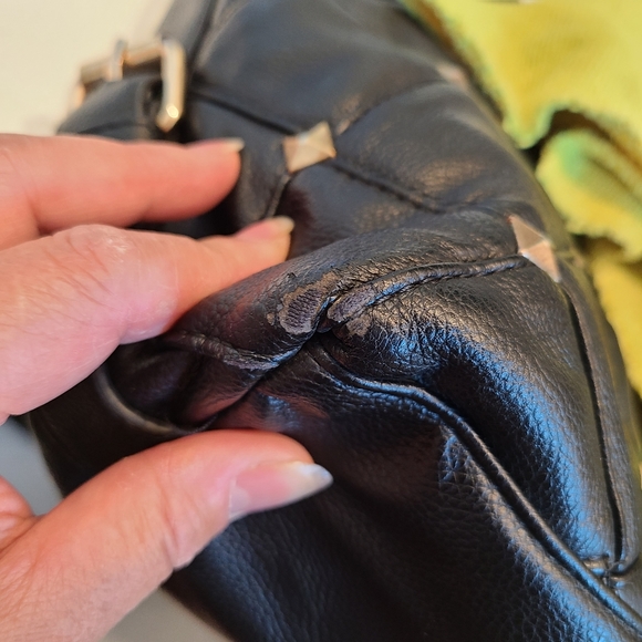 Bebe quilted  LargeTote bag/ Sz 10" height, 14" wide, 4.5 bottom wide - Picture 7 of 7